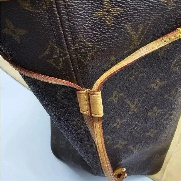 Louis Vuitton Neverfull GM - Picture 13 of 16
